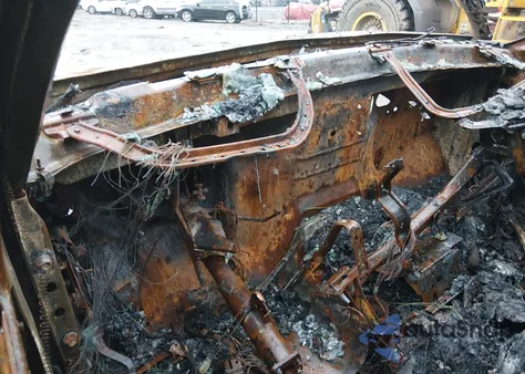 2000 Chevrolet Silverado 1500 Ls z USA, uszkodzony, nr VIN 1GCEK19T6YE214363